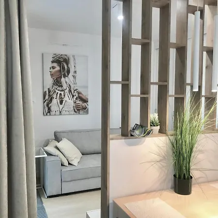 Yacht Park Superior 1 Apartamento *